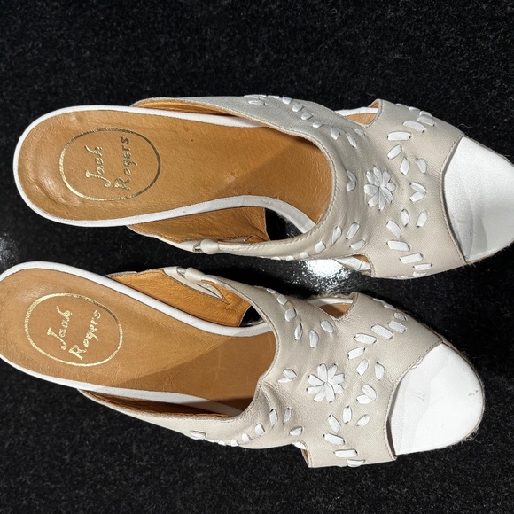 Jack Rogers Bone & White Sophia Leather Wedge Sandals Size 9 - Picture 1 of 4